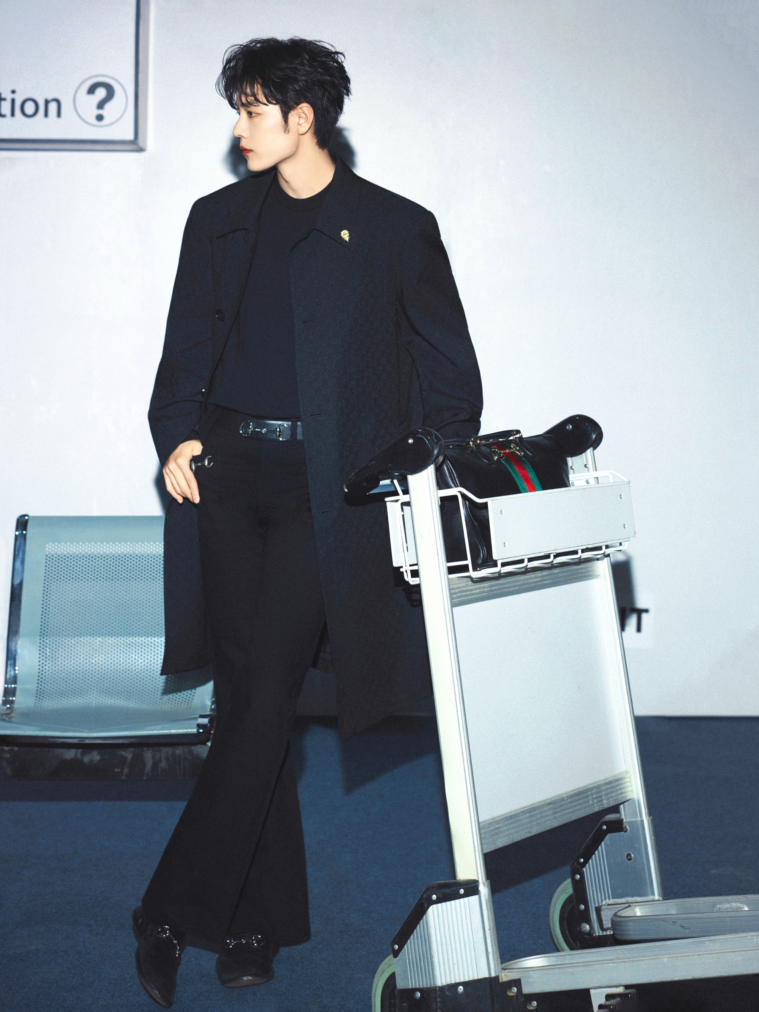 每一张都如此权威！！！！！肖战随行启程