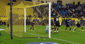 不予置评，大家看吧！阿先生又现神经操作，队友必进球未补到，气急攻击对方门将。世界