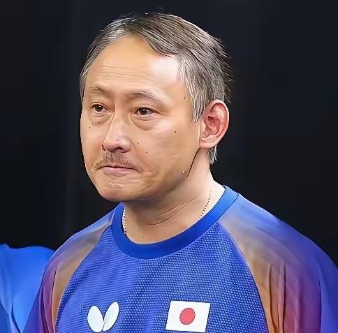 原来对张本宇有意见，查了他的信息后，我选择闭嘴。
张本宇，一直处于争议中。他原籍