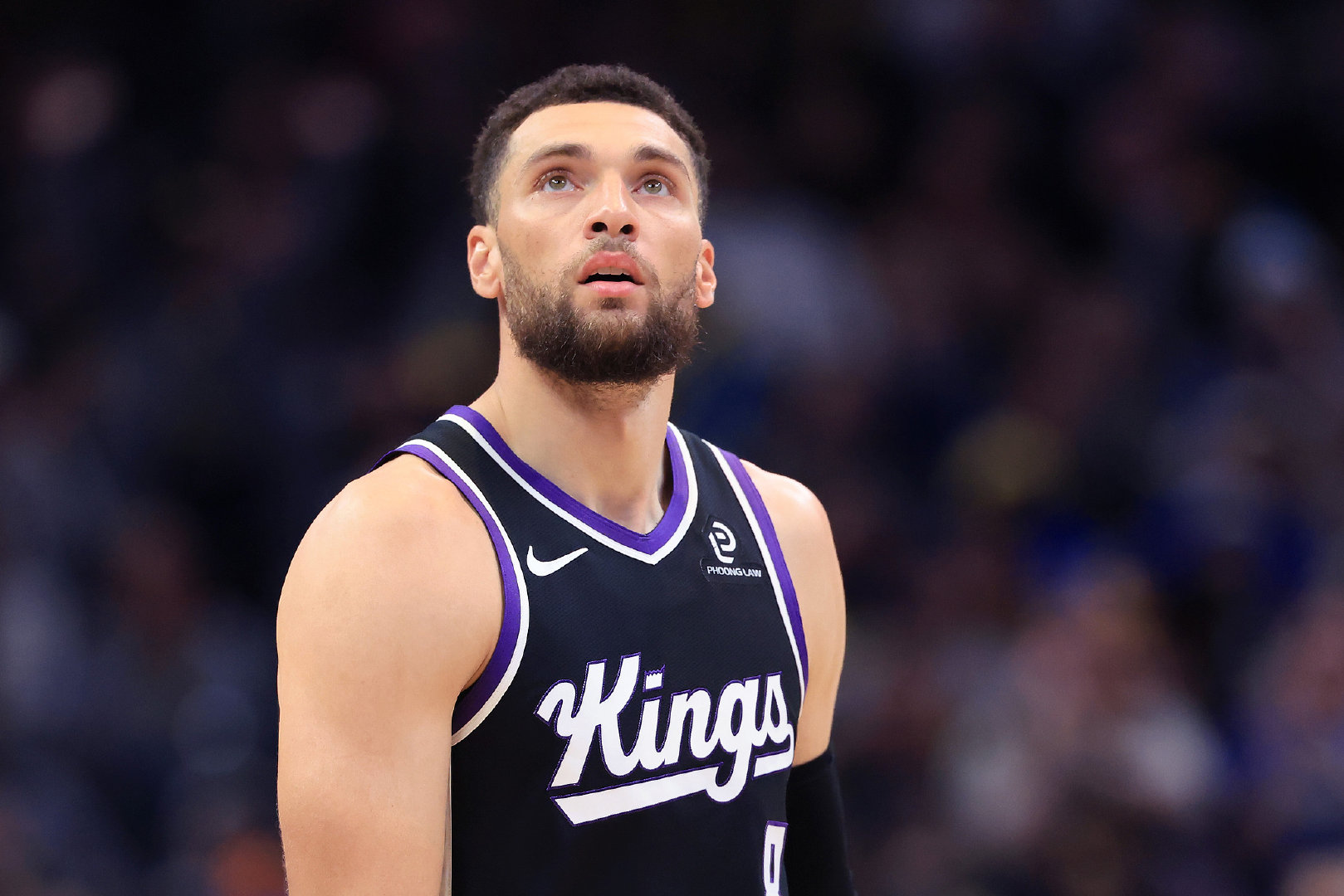 #国王预计在本赛季交易拉文#  据Ashish Mathur报道，国王预计将在本