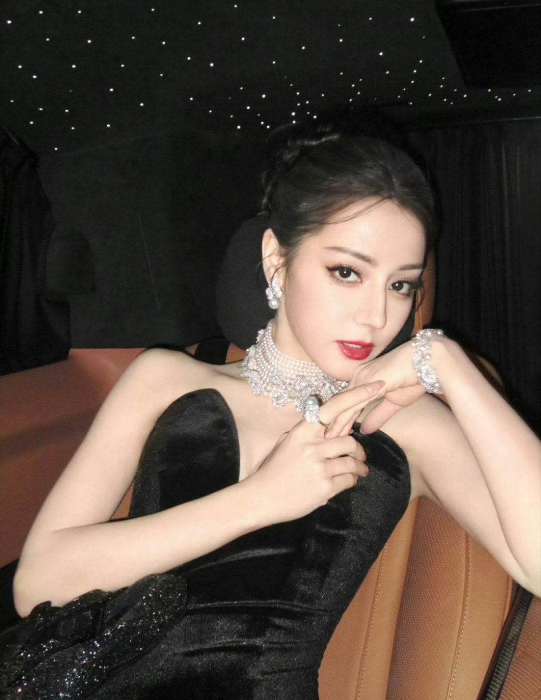 热巴开季刊迪丽热巴好厉害！期待ELLE开季刊！期待贺思慕！