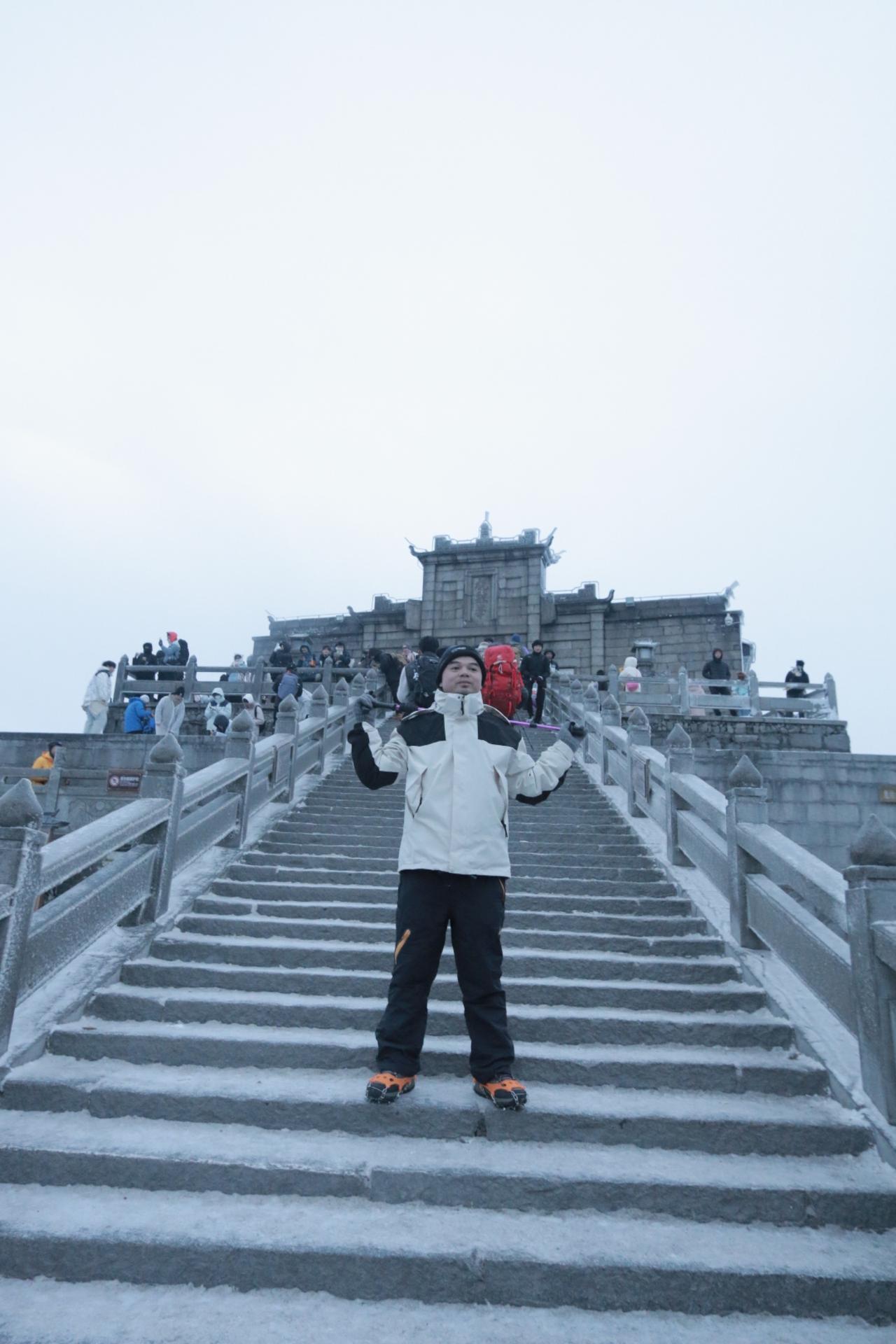 双登南岳衡山祝融峰，后山不堵人路线分享，线路在最后几图祝融峰  户外登山 南岳衡