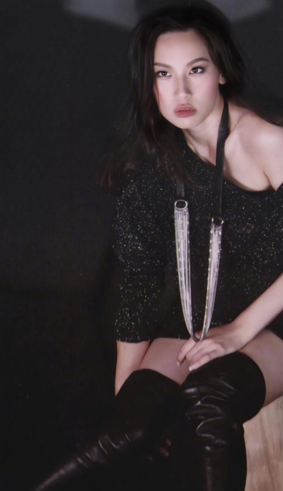 徐子珊女团时期的照片 