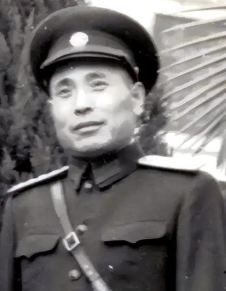 仅大校军衔，追悼会却惊动百位将军，八宝山工作人员当场愣住，1979年，北京八宝山