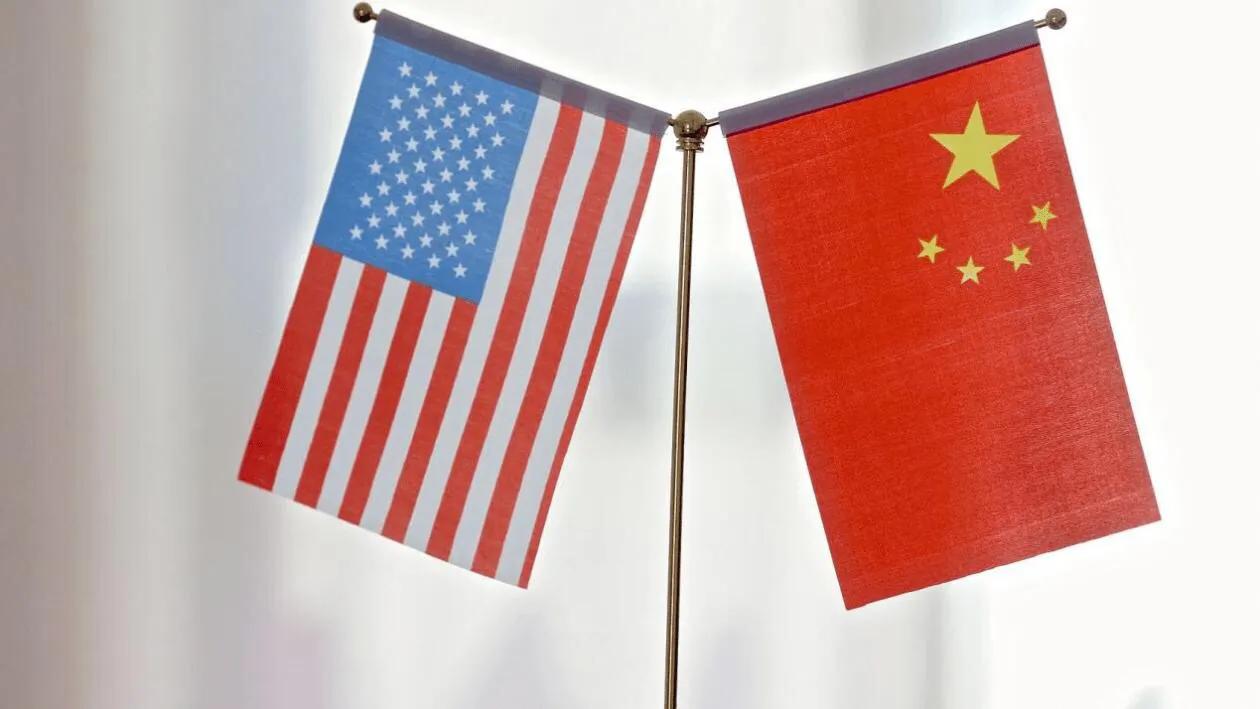 有人臆想美国和中国单挑，美国根本没有胜算的把握，如果拉上欧洲及北约等盟国采取群狼