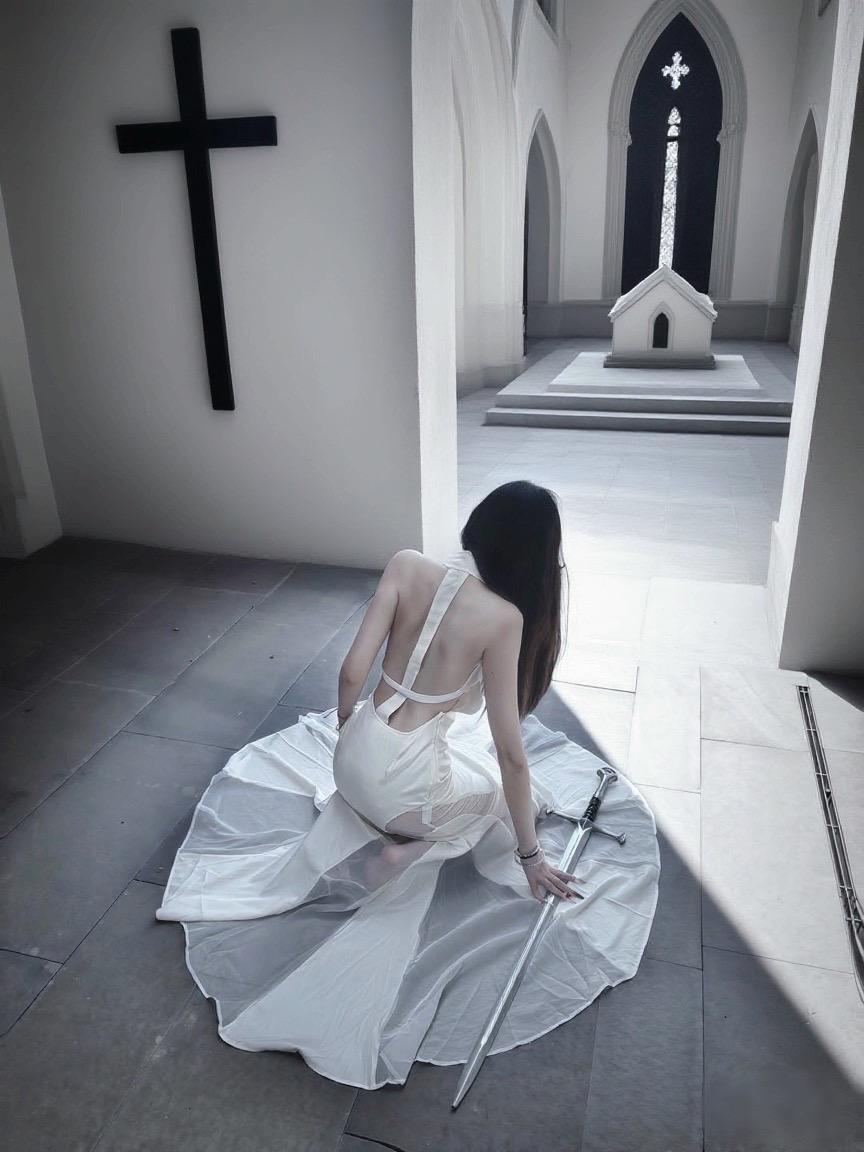 委屈化成利刃 赐我天真 赐我恨