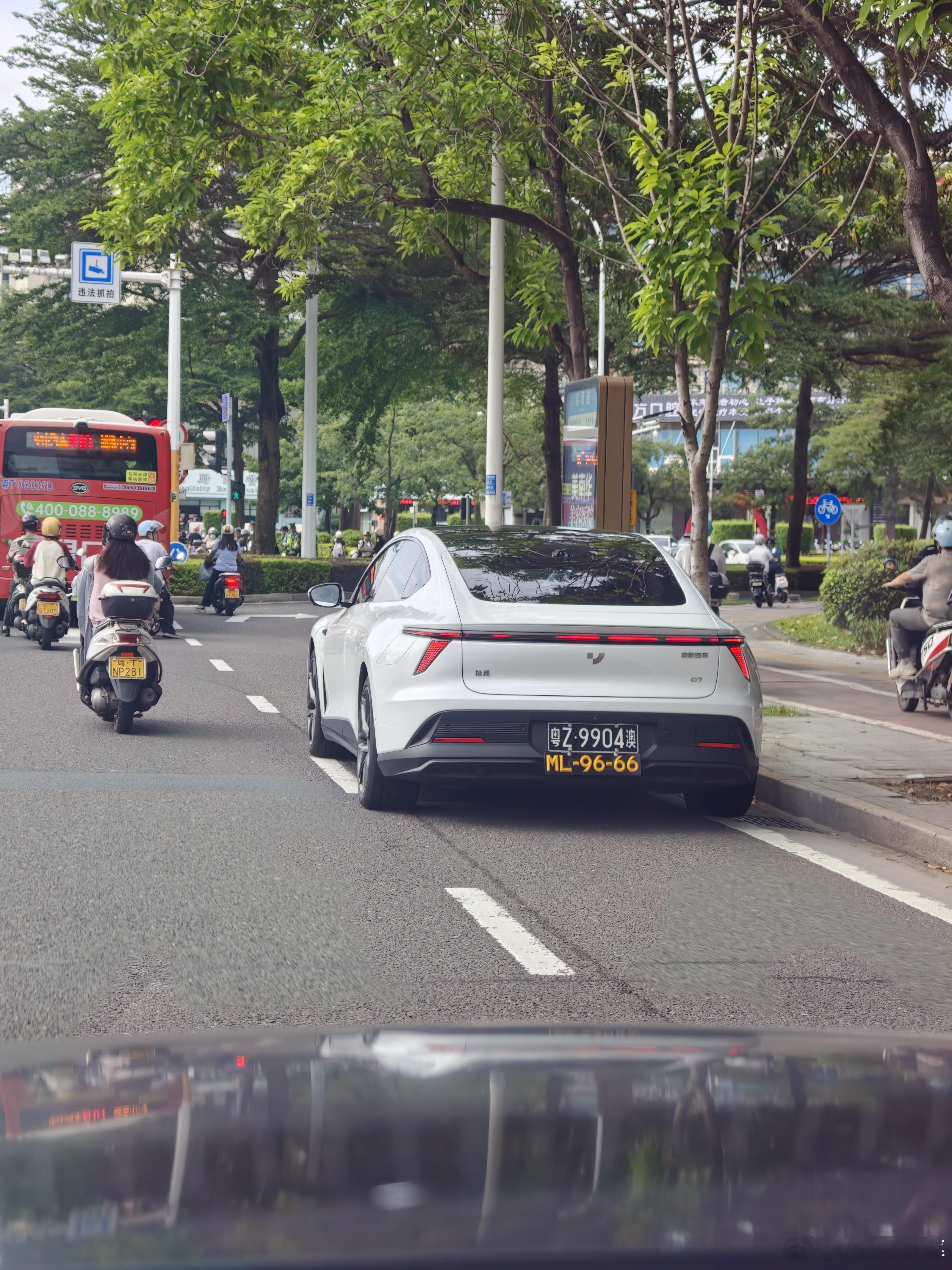 哇，这个可太少见了，澳门牌的极越07大v聊车
