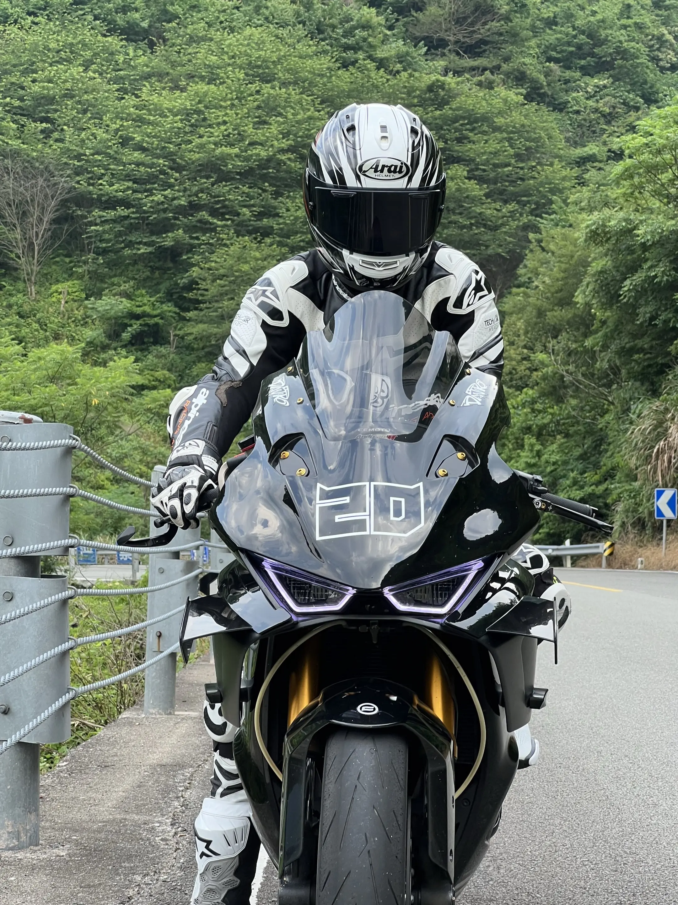 都出身寒门了 怎么还能给我热成这样
