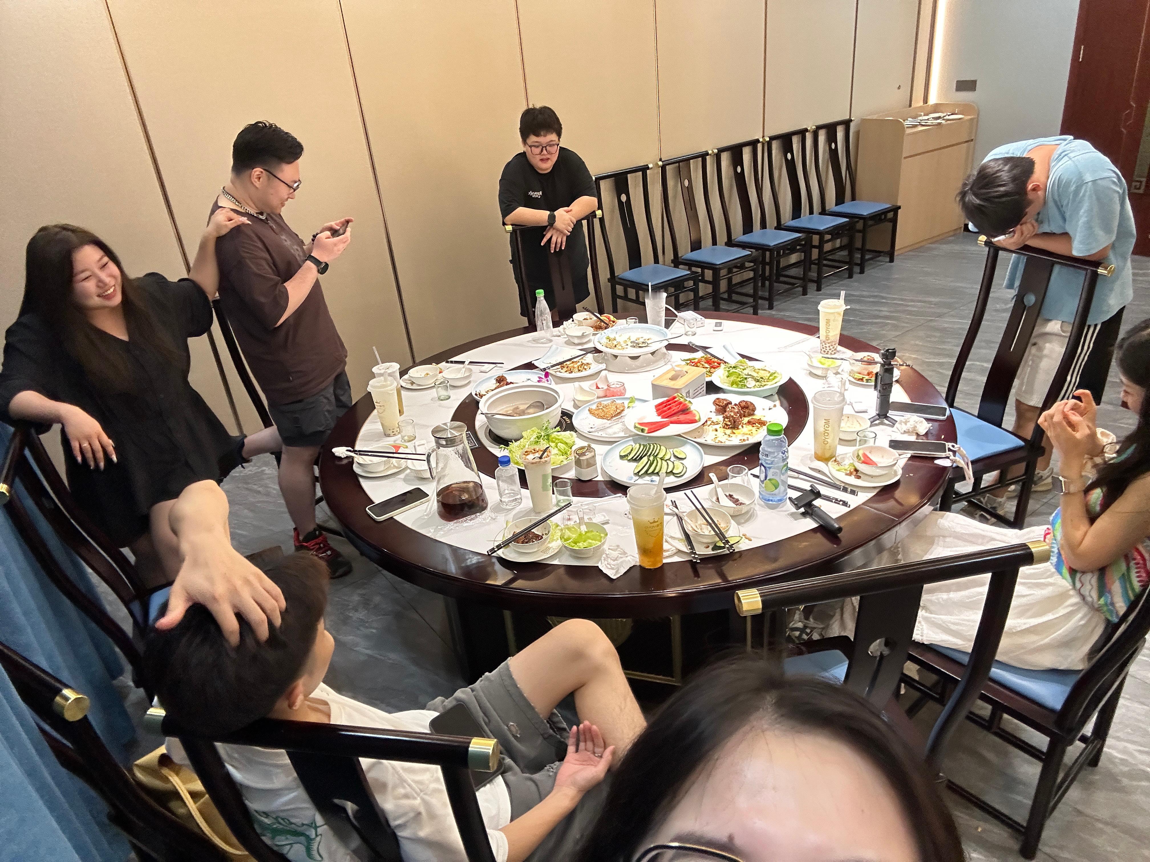 新老家 培丰镇！！！！万祥熹酒店！！！！都给我去吃！！！！！每道菜！每道！都！好