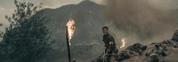 1952年，志愿军一哨兵站岗时偷偷溜走，全团急得找了一夜，次日他却抱着一堆罐头回