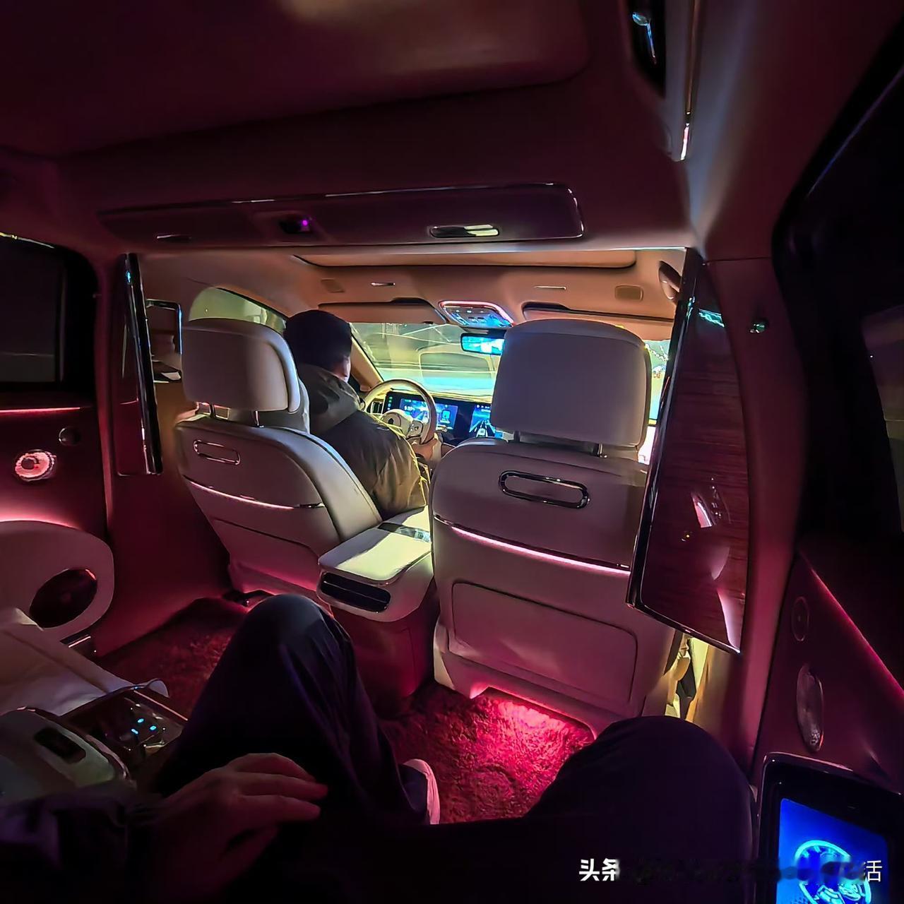 回武汉了，暴雪已经停了，
大寒的节气已经一天一天的离开，
等待我们的是下一个节气