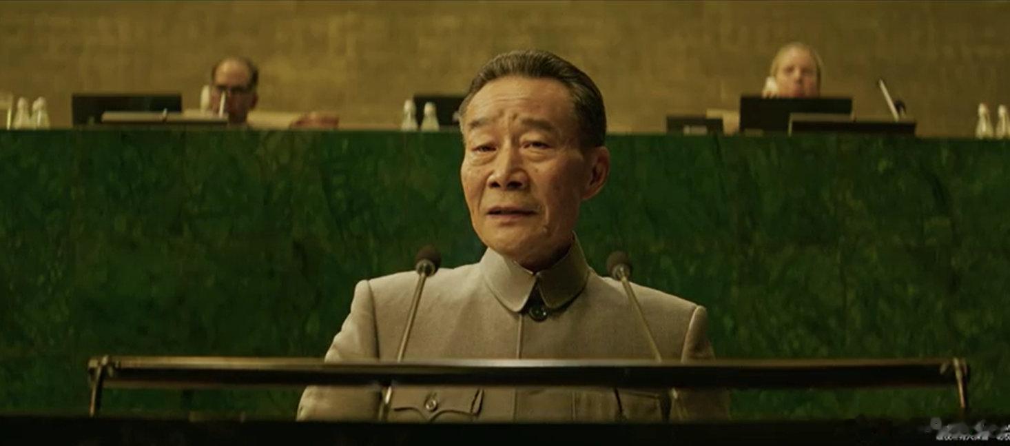李雪健已经完全听不见了放疗射线灼伤咽喉、声带，声带受损，所以说话沙哑、吐字费力、