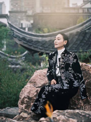 惠英红脸上缝了89针  打星真的很不容易 