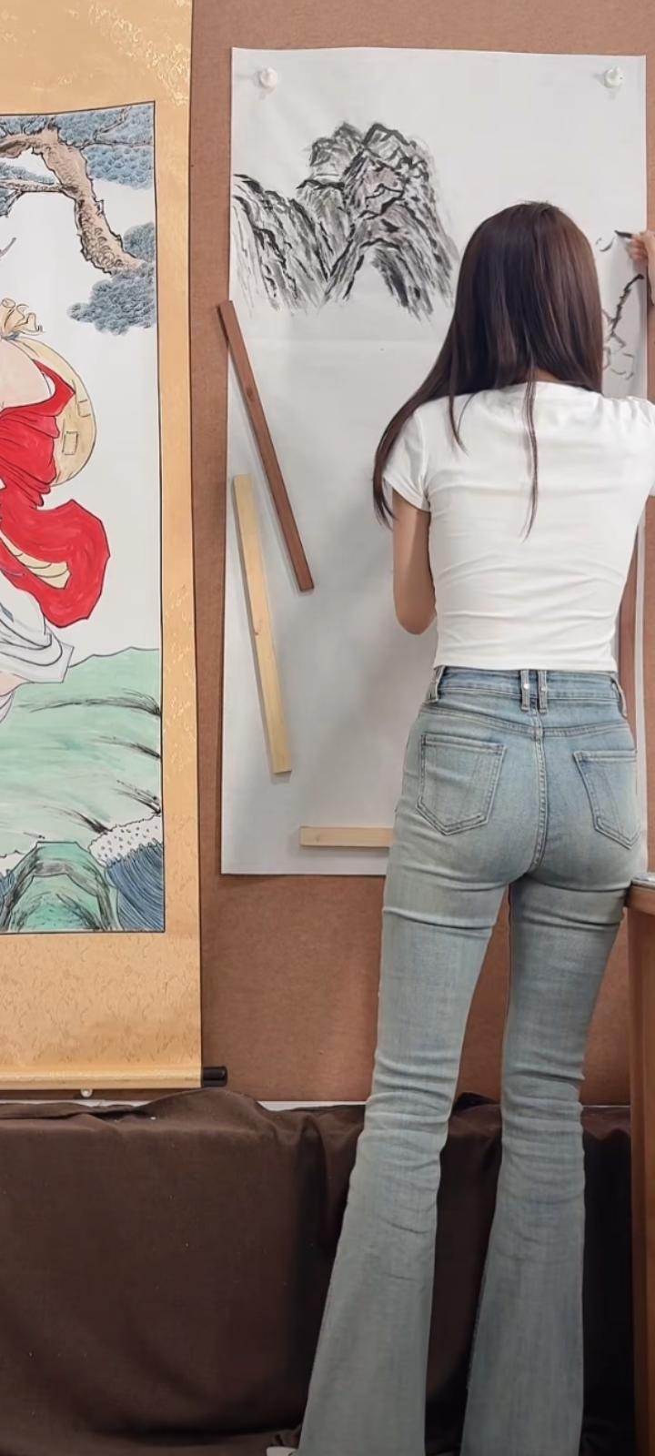 若此刻风正温柔，请替我轻拥住你，
待到花开满枝，我们再好好说声——
我想你。