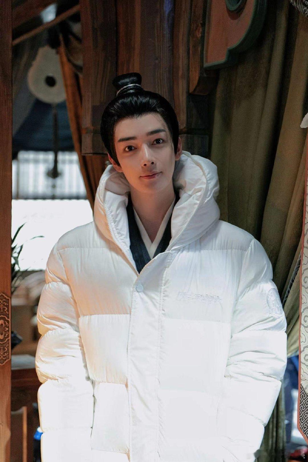 慕胥辞：迪丽热巴 陈飞宇 林凯 赵晴 这阵容你觉得怎么样 ​​​