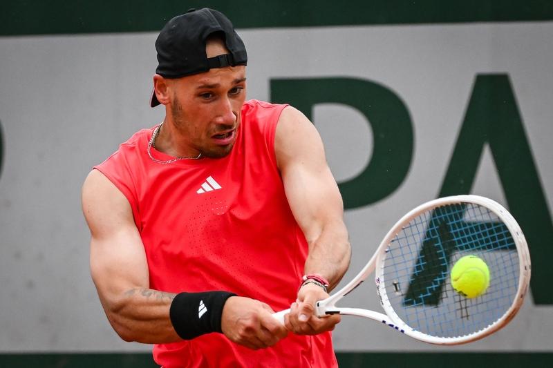 切尔西为啥想引进雅凯？这背后门道可不少。雅凯执教经验丰富，他曾带领法国队夺得19