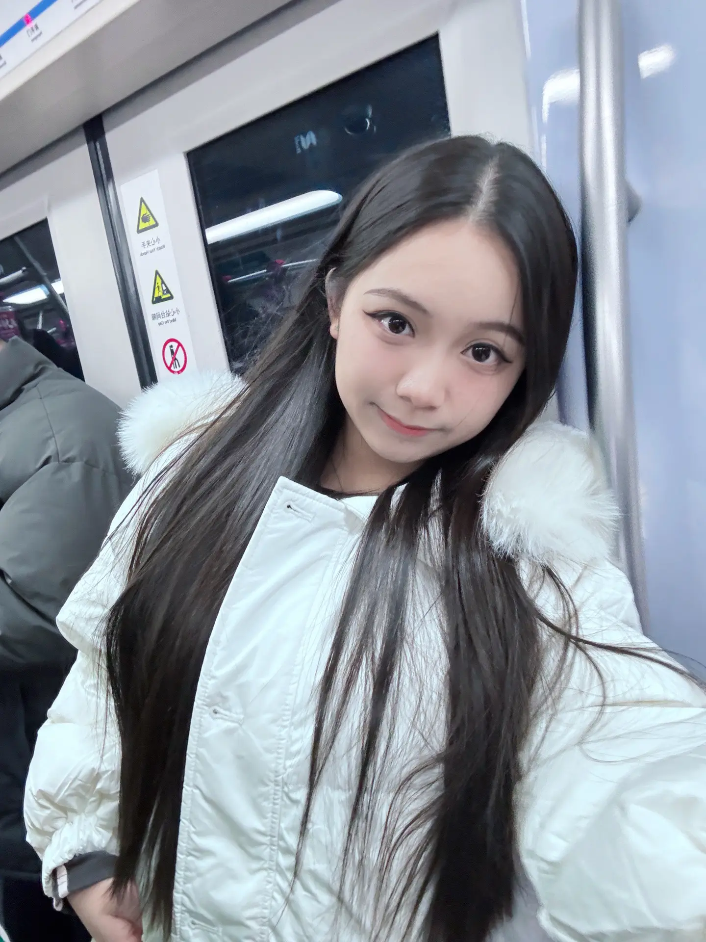 你的眼神里充满了月光