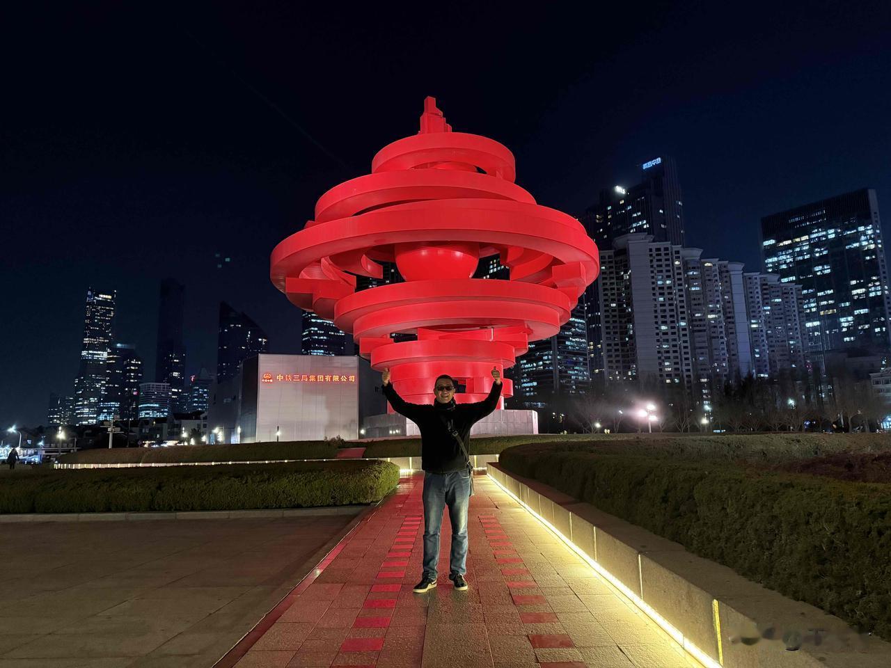 发现了路，就不会路远，坚定自己的内心，在不同的社交平台创作不同风格的原创内容。心