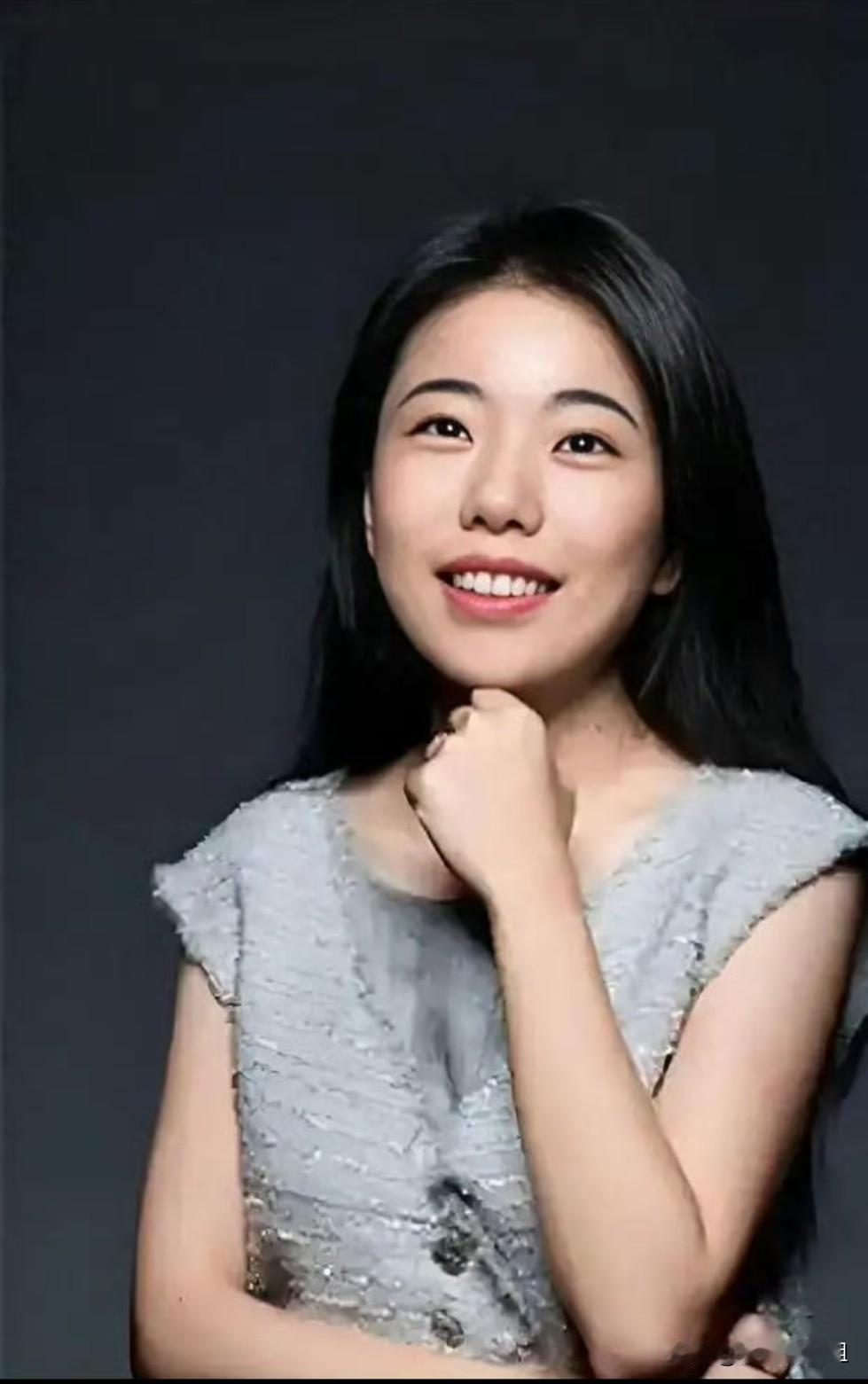 中国人民大学今晚发布对蒋方舟的最新通报，两次结果出现重大反转 ，从上次仅判定标注