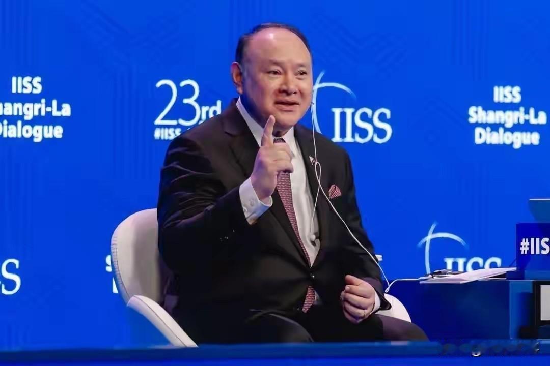 一袋化肥，值多少钱？
在菲律宾农民手里，它是一季收成。
但在马尼拉防长特奥多罗嘴
