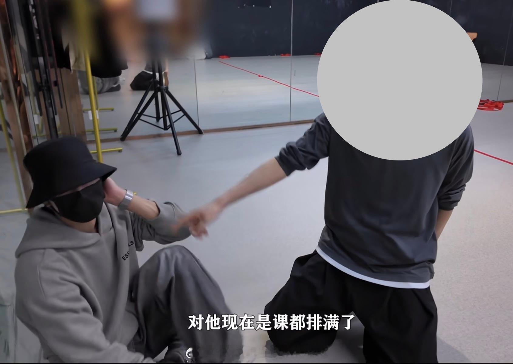 有上进心的人和得过且过的反驳型人格有壁想要雄竞但是又不想付出努力，暗搓搓嫉妒，就