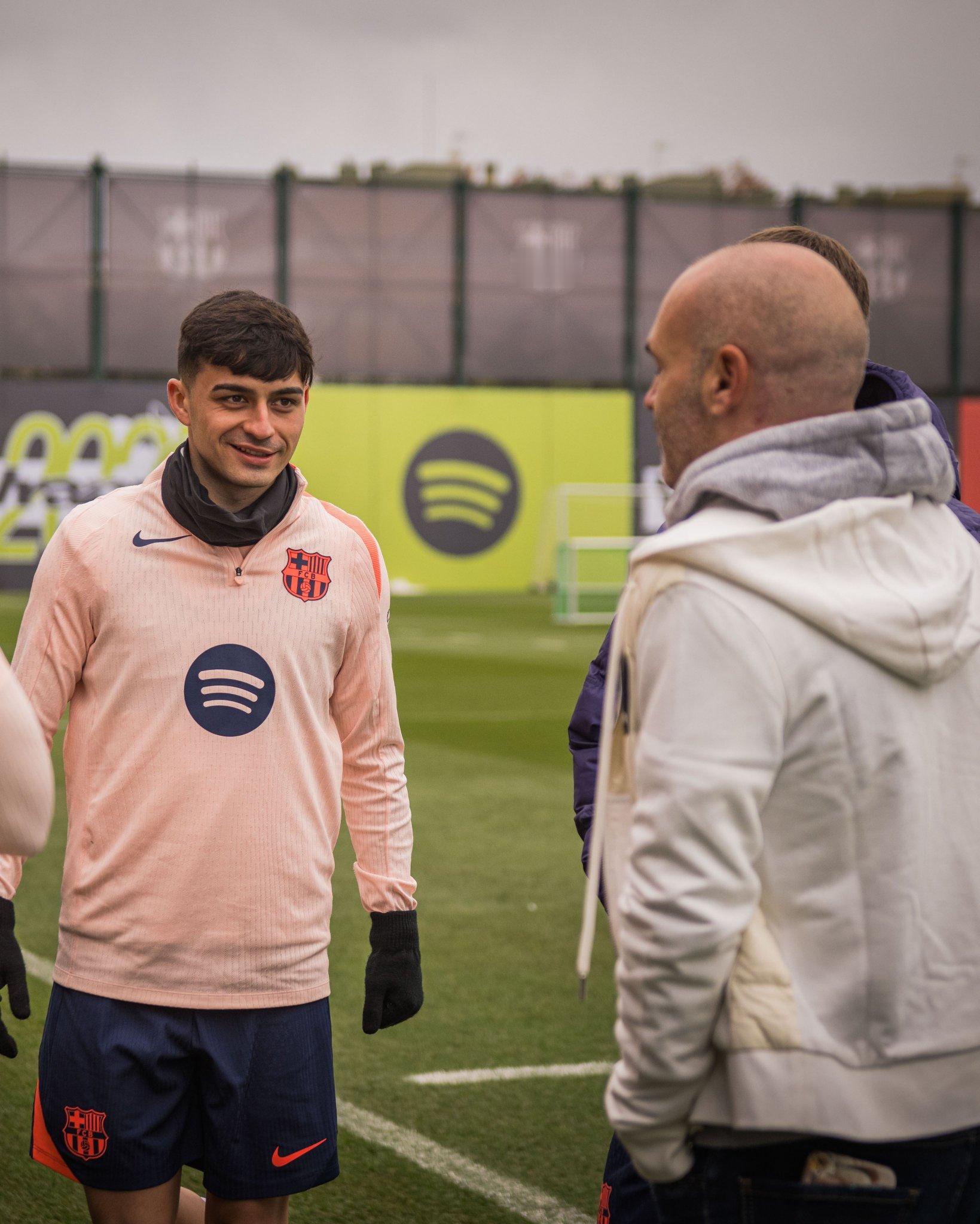 问：你在世界杯上最美好的回忆是什么❓ 佩德里：当然是伊涅斯塔的进球！巴萨体育大赏