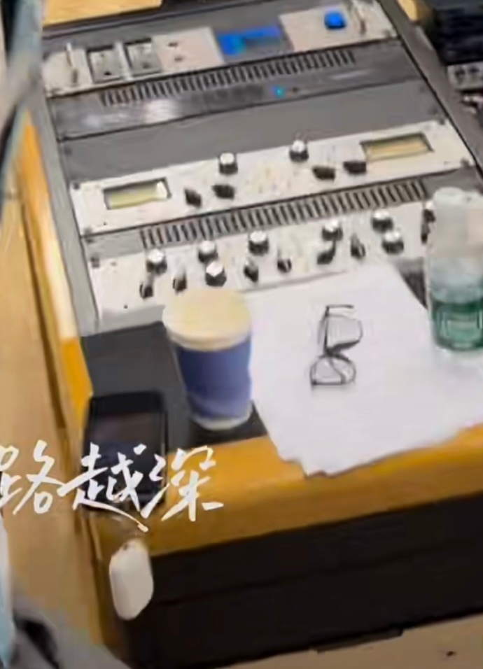 男孩你怎么喝对家联名的咖啡☕ 