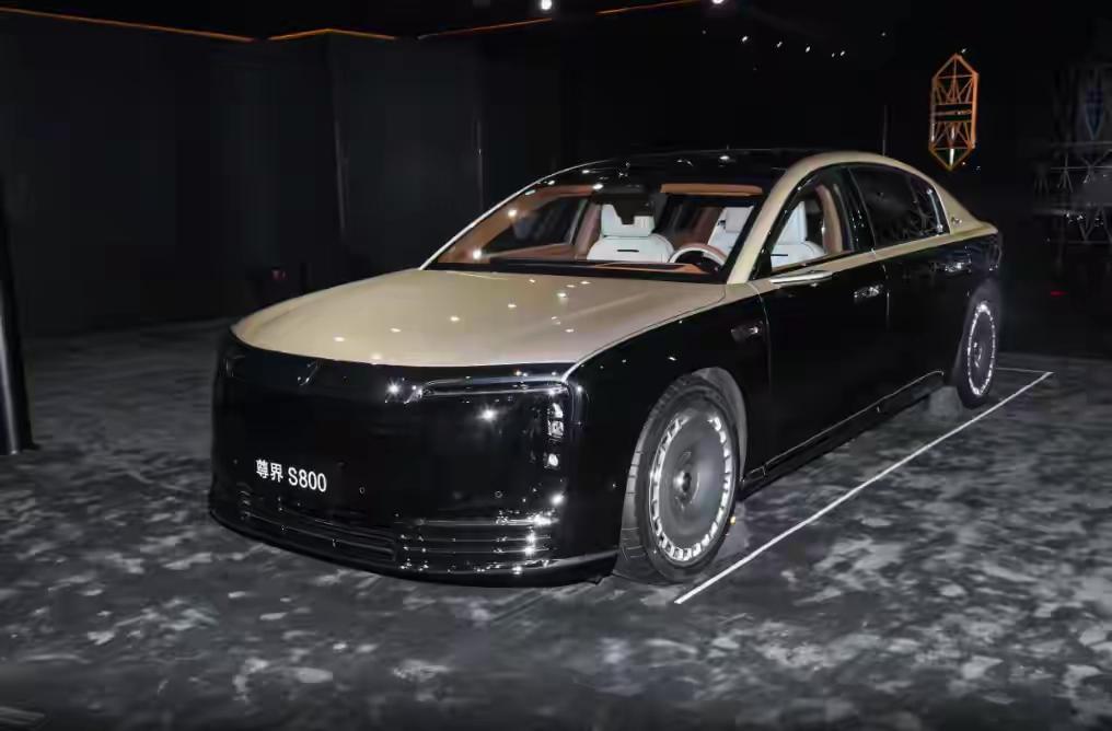 百万级豪车尊界S800彻底失控了！

8月，尊界S800卖了：1006辆
9月，