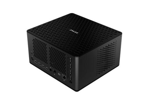 3升小钢炮能跑30B大模型！索泰迷你主机发布：41999元，AI算力1860TO
