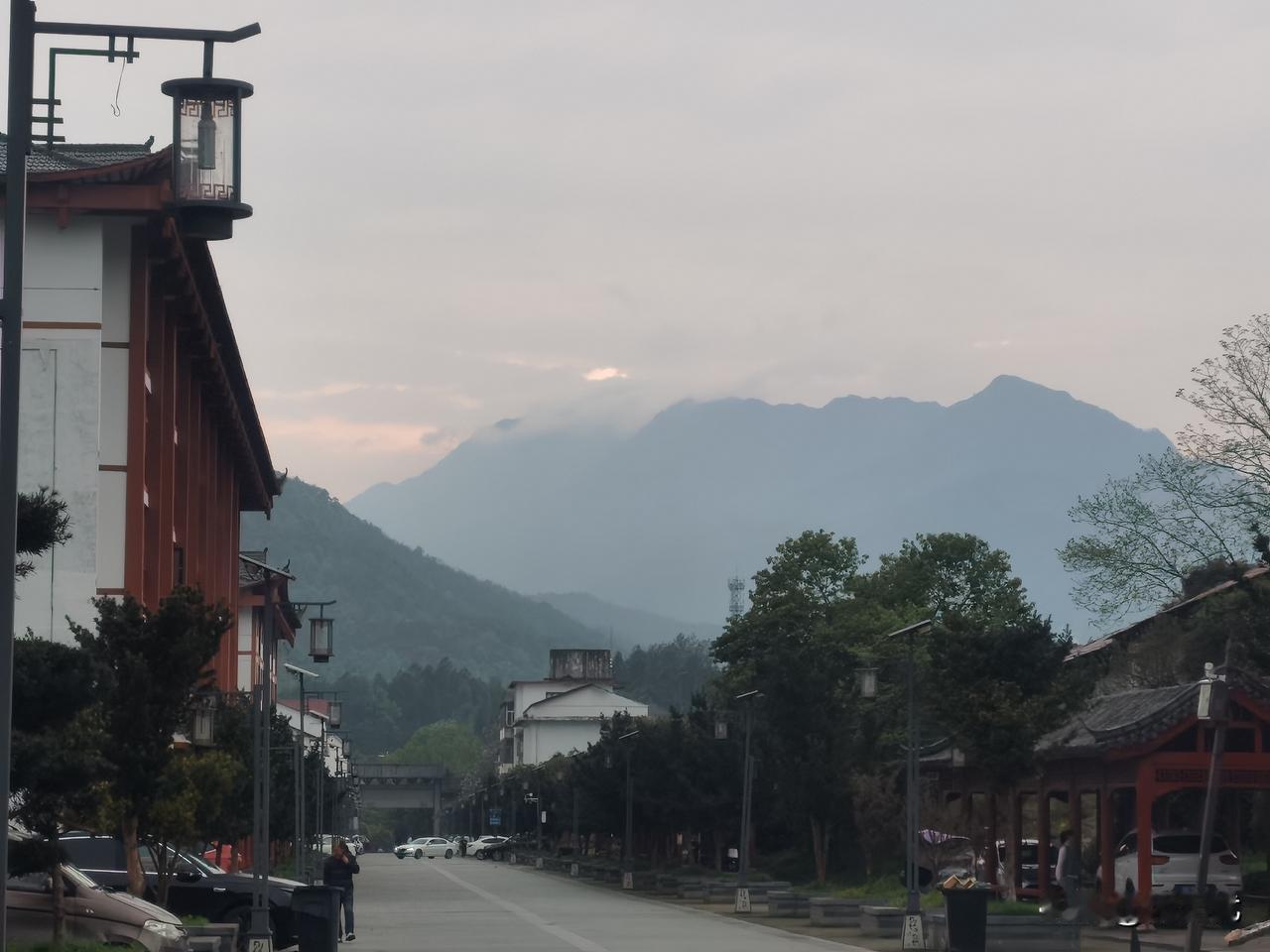 战争推动了人类历史进程。
美以发动的战争，在未来的历史中，具有划时代的意义。
一