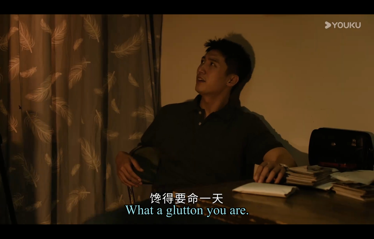 what a 馋鬼！合适，太合适反观日语呢语气不知道嫌弃什么在这儿 