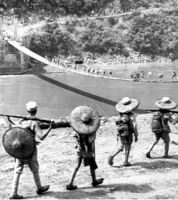 1944年7月，中国军队强渡怒江，发起攻势以在缅甸北部建立据点。