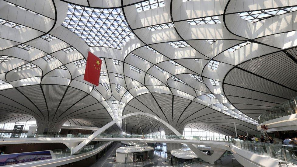 登机只需提前15分钟了这个改变挺好的，希望全国机场都能学一学。现在坐飞机虽然很快