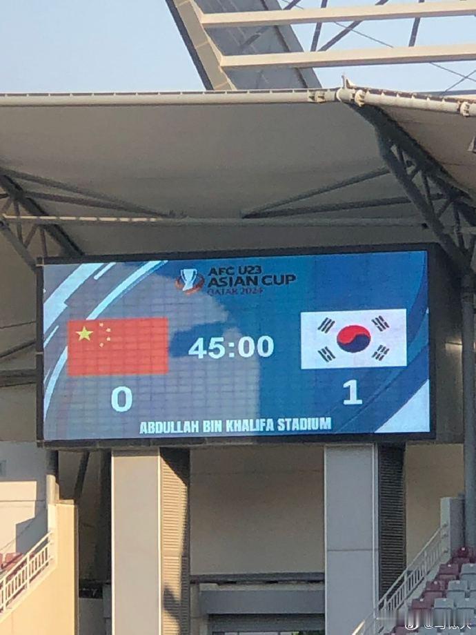 陶强龙简直就是U23国奥的一个缩影。

上半场一阵狂攻之后，被以静制动的韩国人一