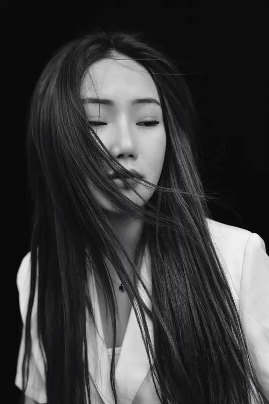 别让赃款养出来的明星，再回来收割善良
曲婉婷又试探着要复出了。
很多人一眼就看穿