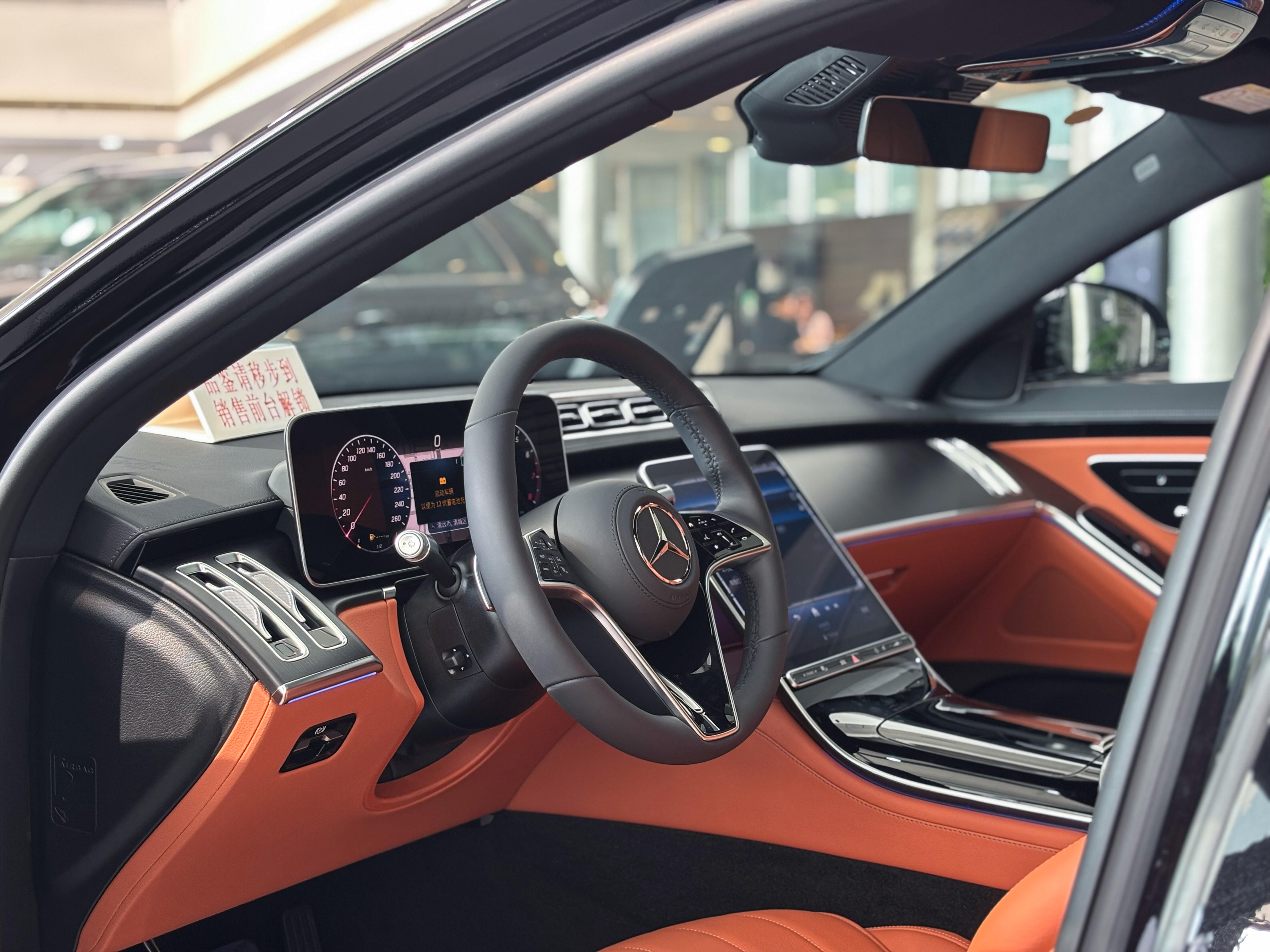 26款奔驰 S400L 商务特别版806版本最新款目前奔驰S级也在通过指导价的调
