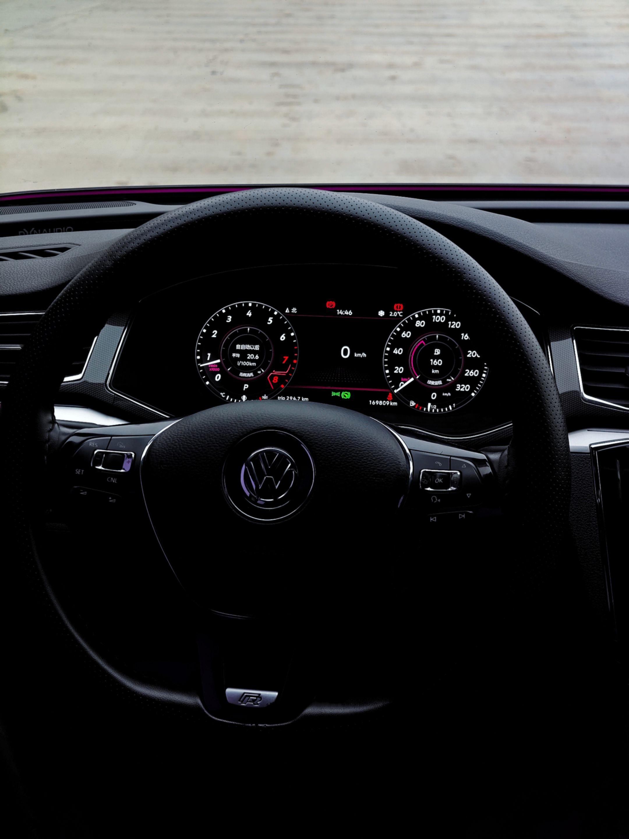 对比新款确实素了点 好在感觉拿捏的刚刚好.