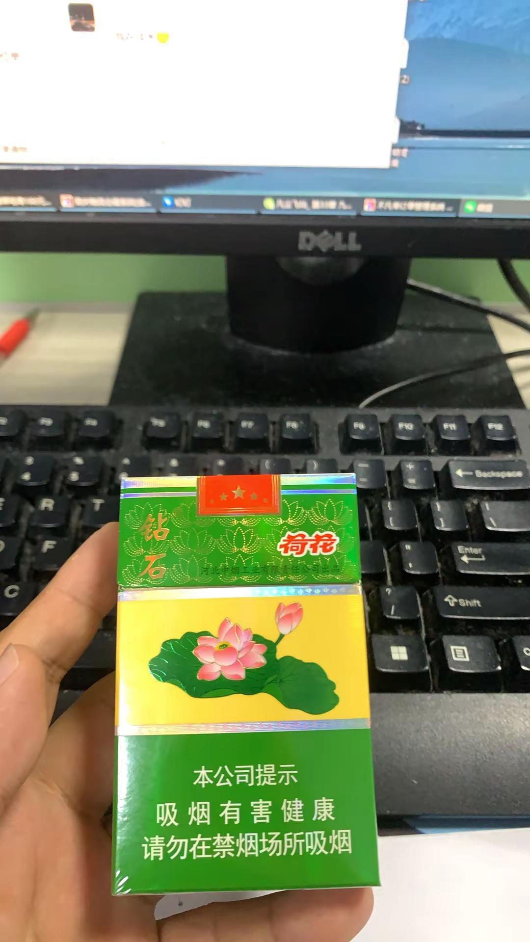 今天我家少爷买了包荷花🪷给我，一下子感觉那家伙长大了，懂事了，懂得感恩了🥹