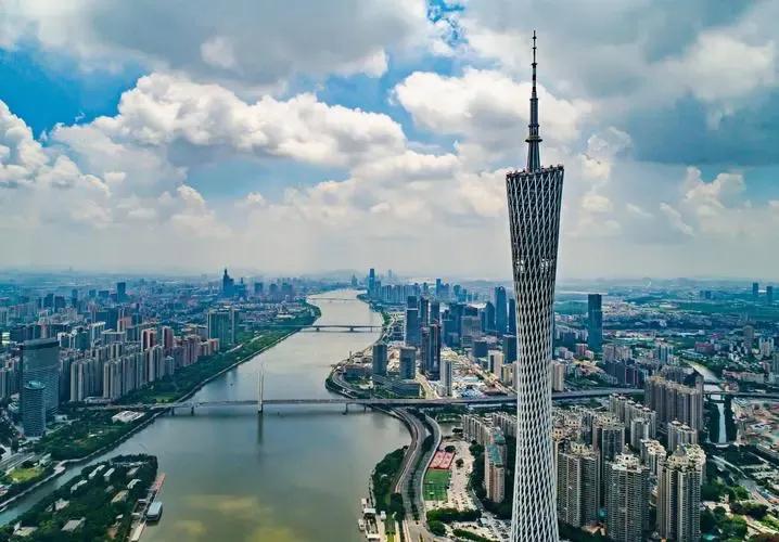 中国各类考试分数线
1、硕士研究生考试：241—363分
2、高考：500分左右