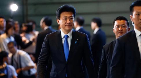 日本最终还是选择了妥协！在11月11日，据多家媒体报道，日本内阁官房长官在记者会