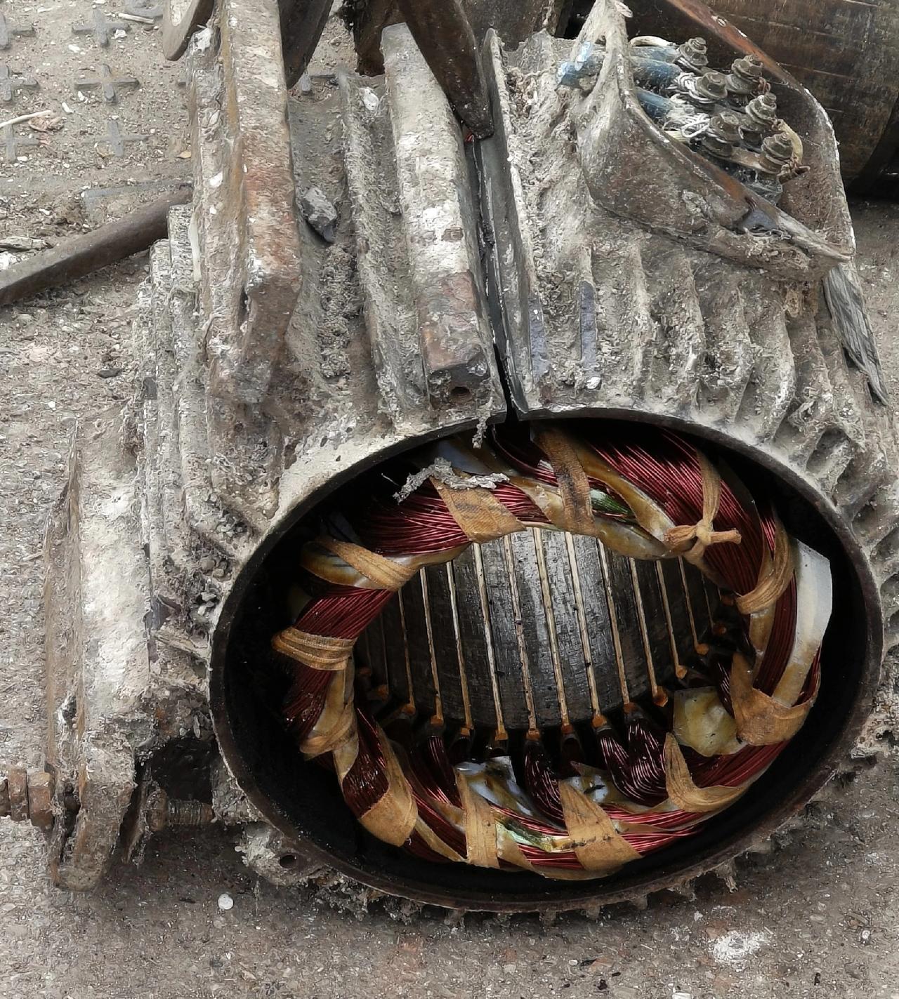 绕马达的师傅说不保修，如果保修的话价钱肯定不一样，一个千瓦1000元，但只能保修