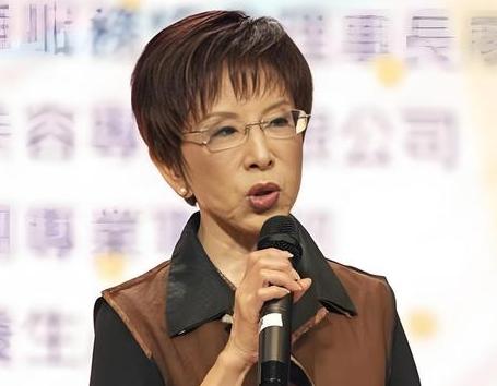 针对两岸统一，洪秀柱也太让人失望了！说白了，洪秀柱居然建议两岸先签一个“和平协议