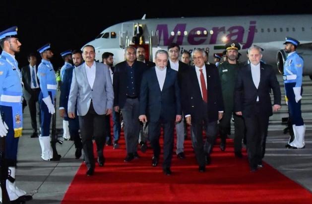 美国放了伊朗鸽子，阿拉格齐在伊斯兰堡并没有等来美国谈判代表团，十几个小时前，特朗