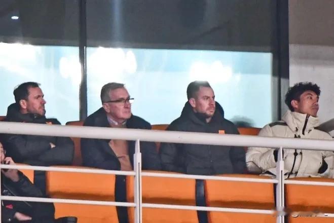 伊万科维奇:我记上你们三个人的名字了。山东泰山亚冠1/4决赛中虽然主场不敌横滨，