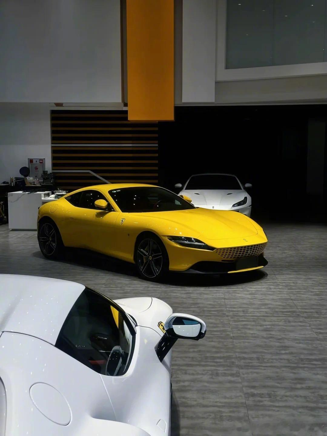 沉浸式欣赏Ferrari Roma，360度无死角帅车