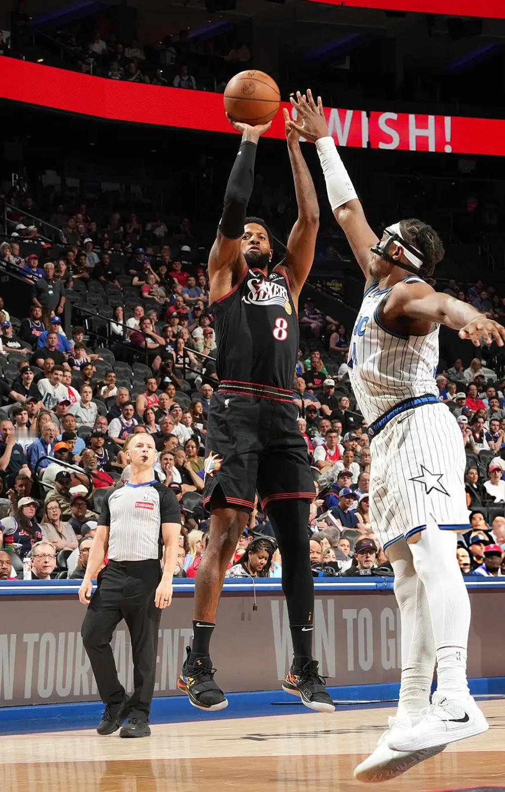 保罗·乔治 · Nike PG2.5登场36分钟 16投6中16分 5篮板 5助