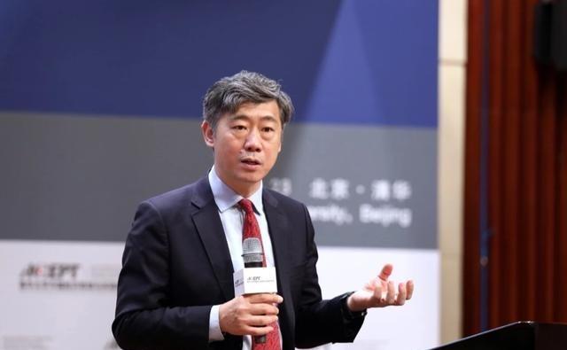 知名经济学家李稻葵重磅发声，曾直言国内企业若继续依靠压榨员工加班牟利，未来发展之