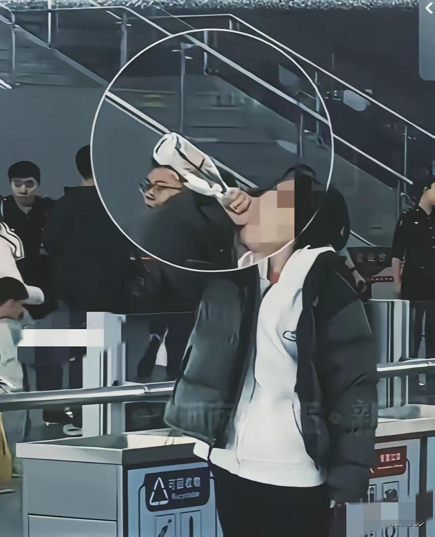 这波泼天的富贵，就看你接不接！

高铁安检拦下开封汾酒，带不走、扔了心疼、寄存又