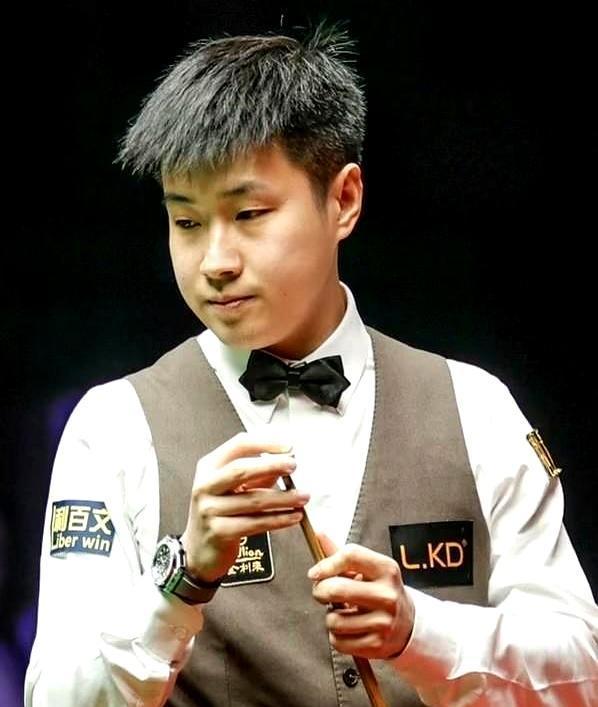 赢了前辈，却说自己永远无法超越？
 

赵心童在斯诺克世锦赛13:9击败丁俊晖，