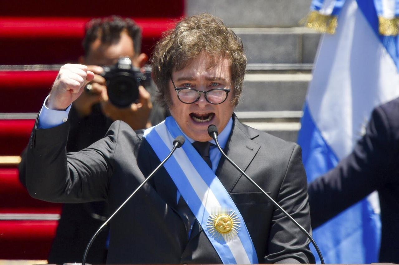 人设大反转！米莱强硬出手，马岛争端再度升级

米莱下令外交部和法律团队，针对北马